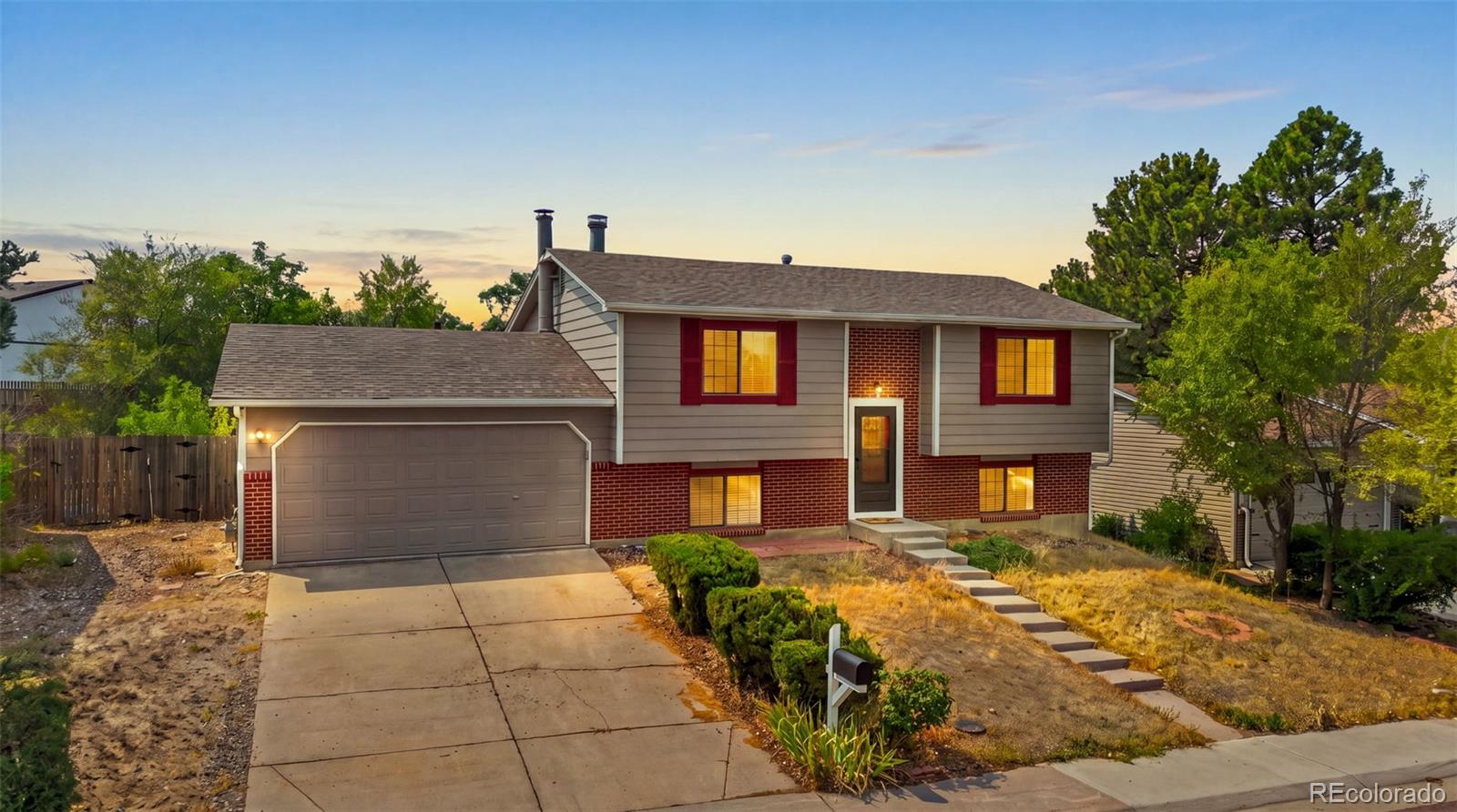 17958 E Oxford Dr, Aurora, CO 80013