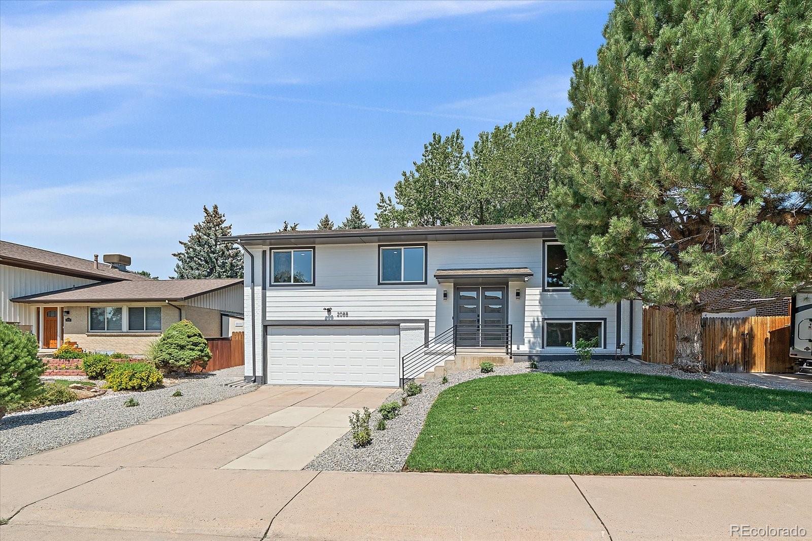 2088 S Coors Cir, Lakewood, CO 80228