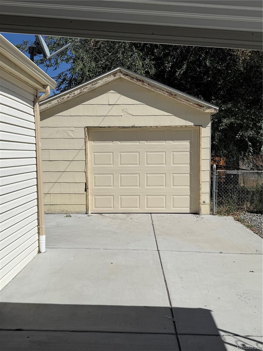 1180 Vaughn St, Aurora, CO 80011