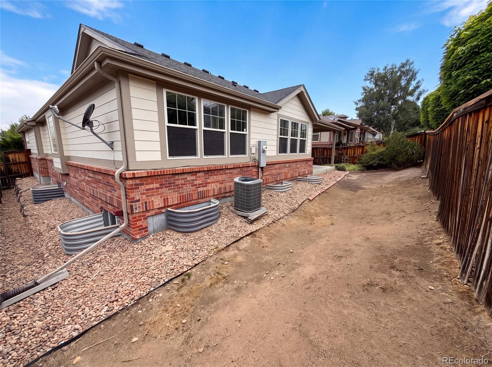 2802 S Ireland Way, Aurora, CO 80013