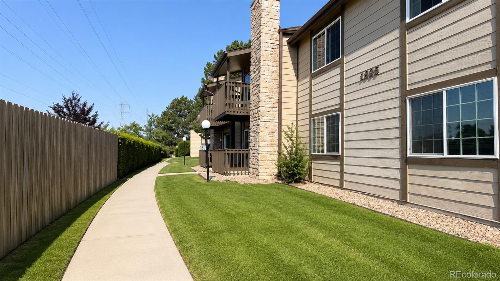 1895 S Pitkin St #B, Aurora, CO 80017