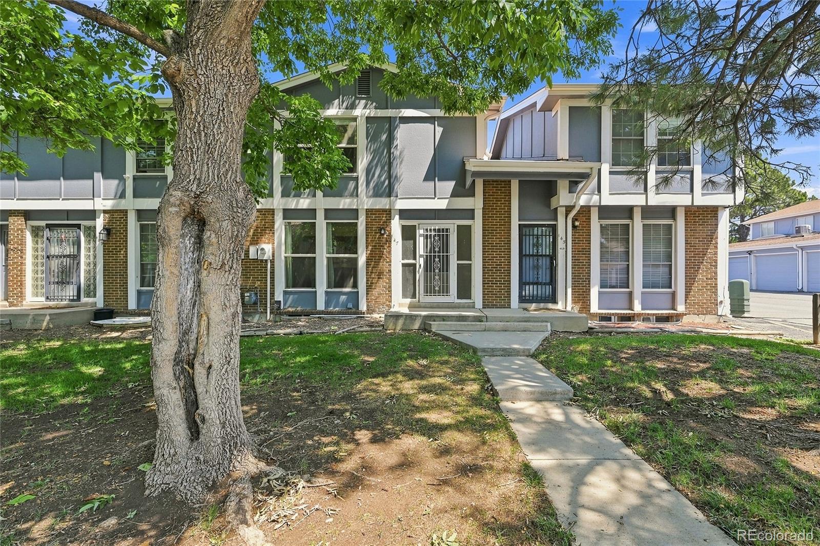 147 Paris Cir, Aurora, CO 80011