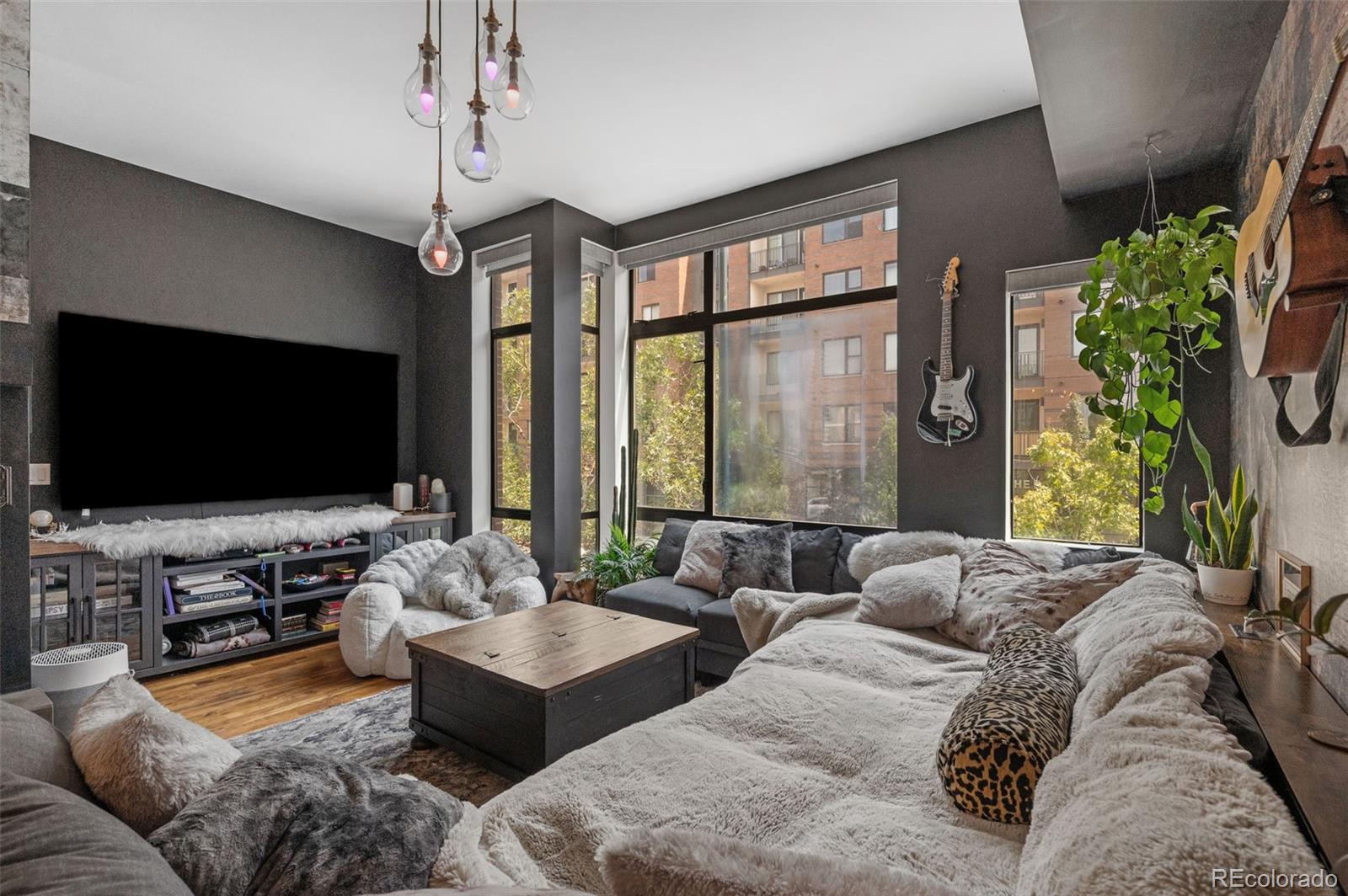 2325 Walnut St #4, Denver, CO 80205