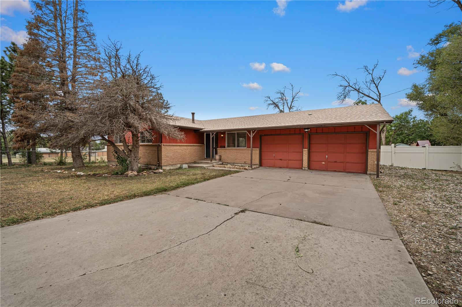 11 Macnaughton Rd, Pueblo, CO 81001