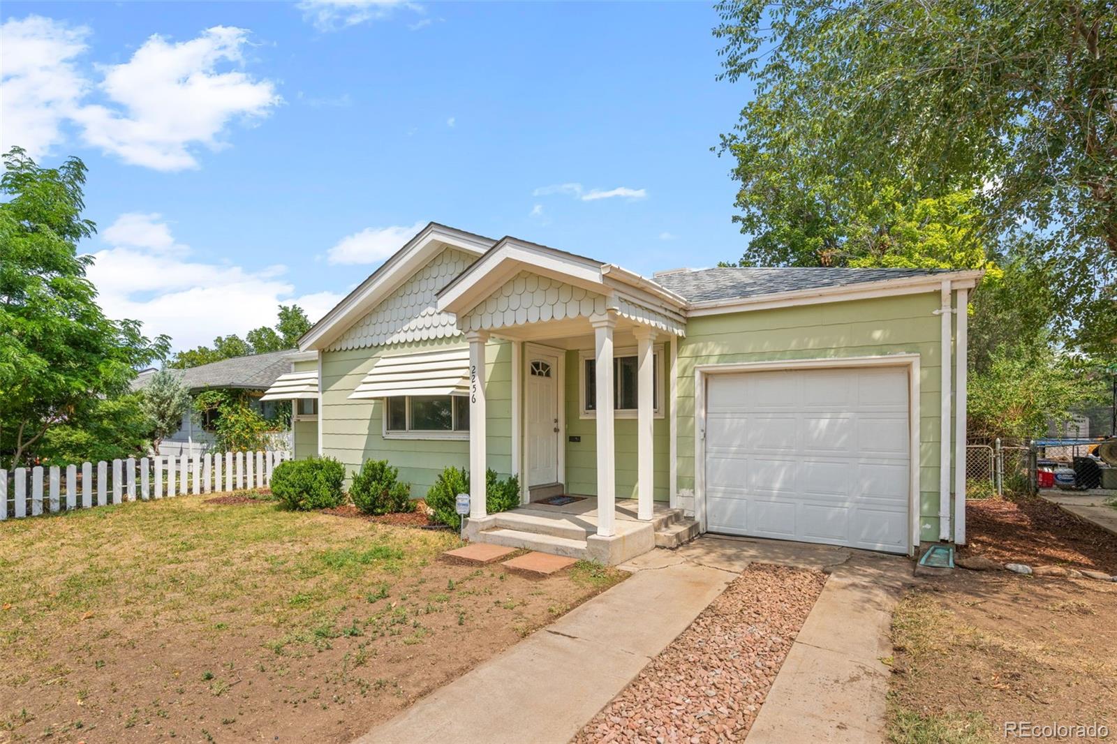 2256 Geneva St, Aurora, CO 80010