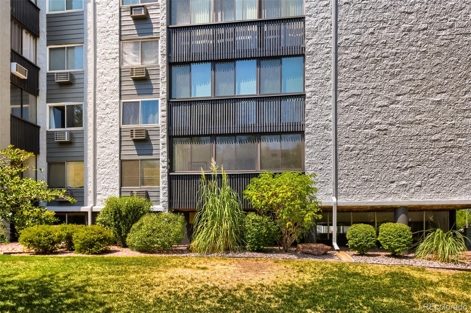 3465 S Poplar St #101, Denver, CO 80224