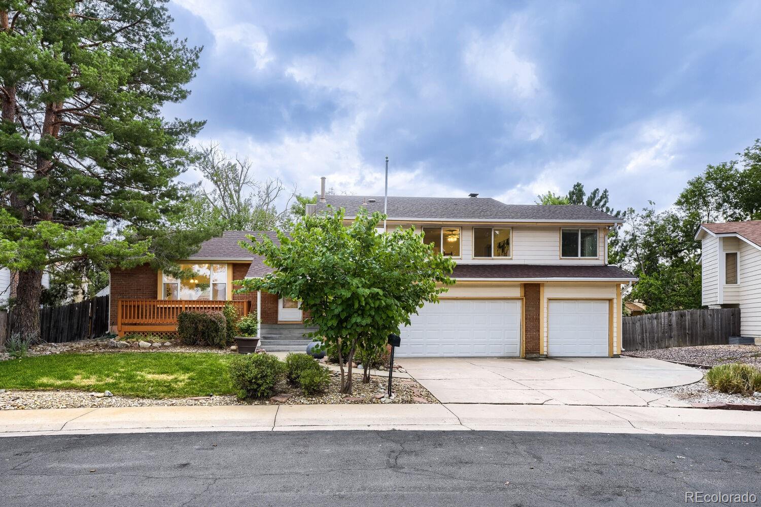 554 S Kittredge Way, Aurora, CO 80017