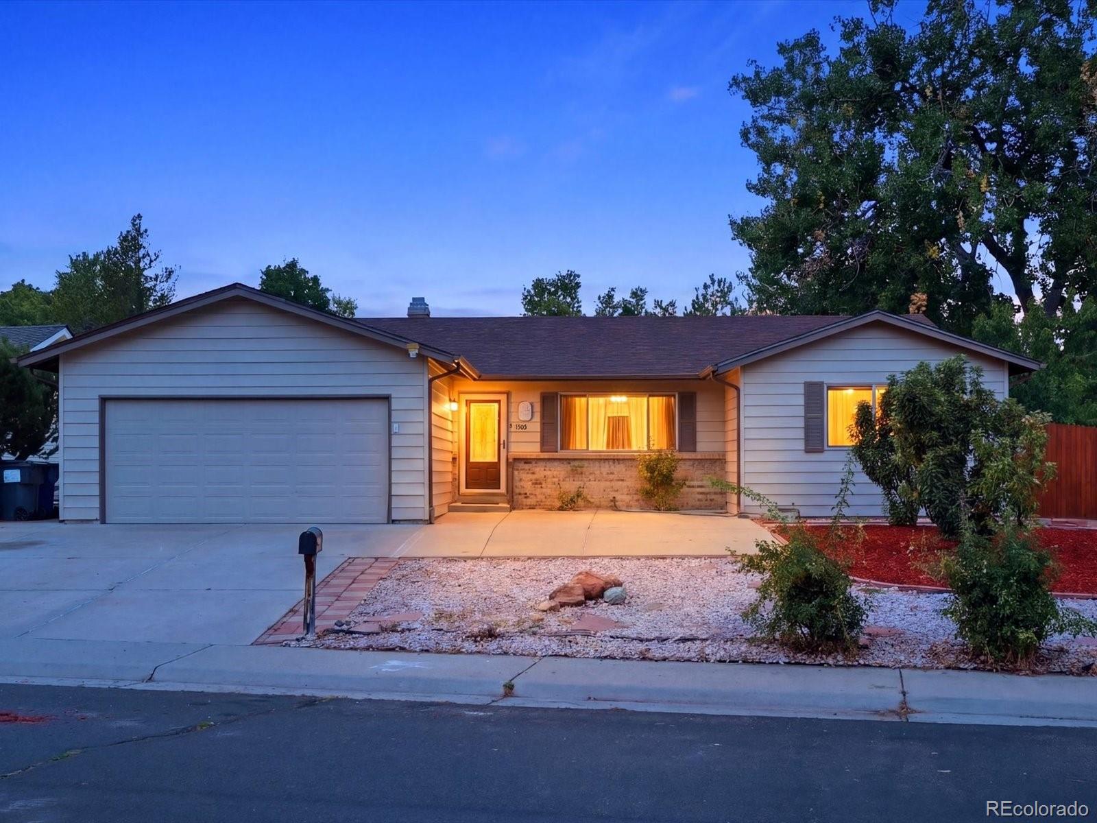 1505 S Paris Ct, Aurora, CO 80012