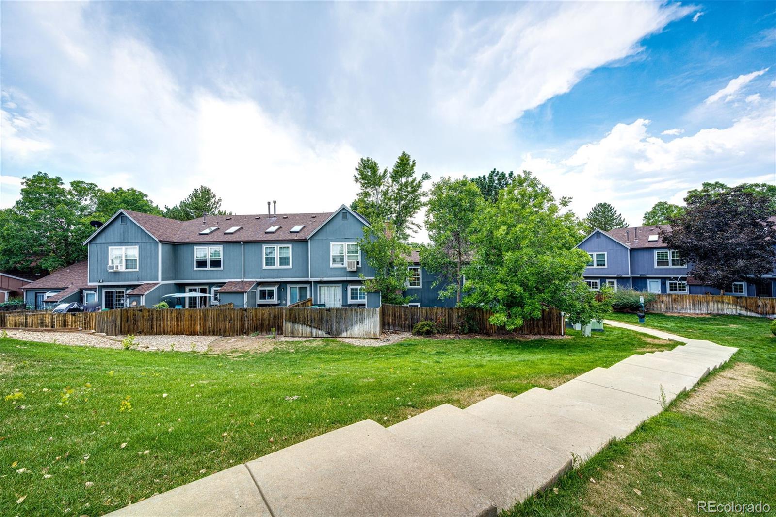 1220 S Flower Cir #A, Lakewood, CO 80232