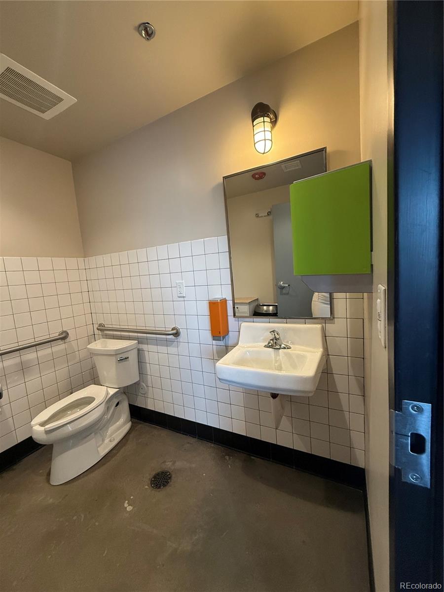 5979 E Colfax Ave, Denver, CO 80220