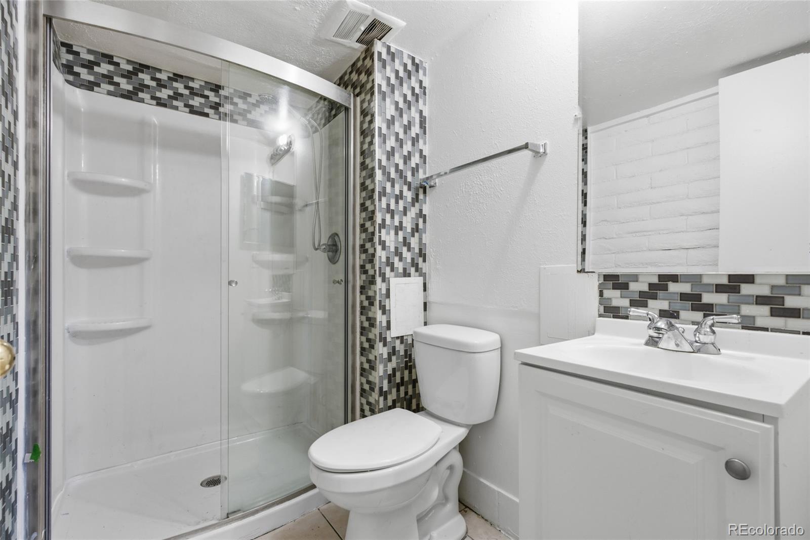 875 S Quebec St #1, Denver, CO 80247