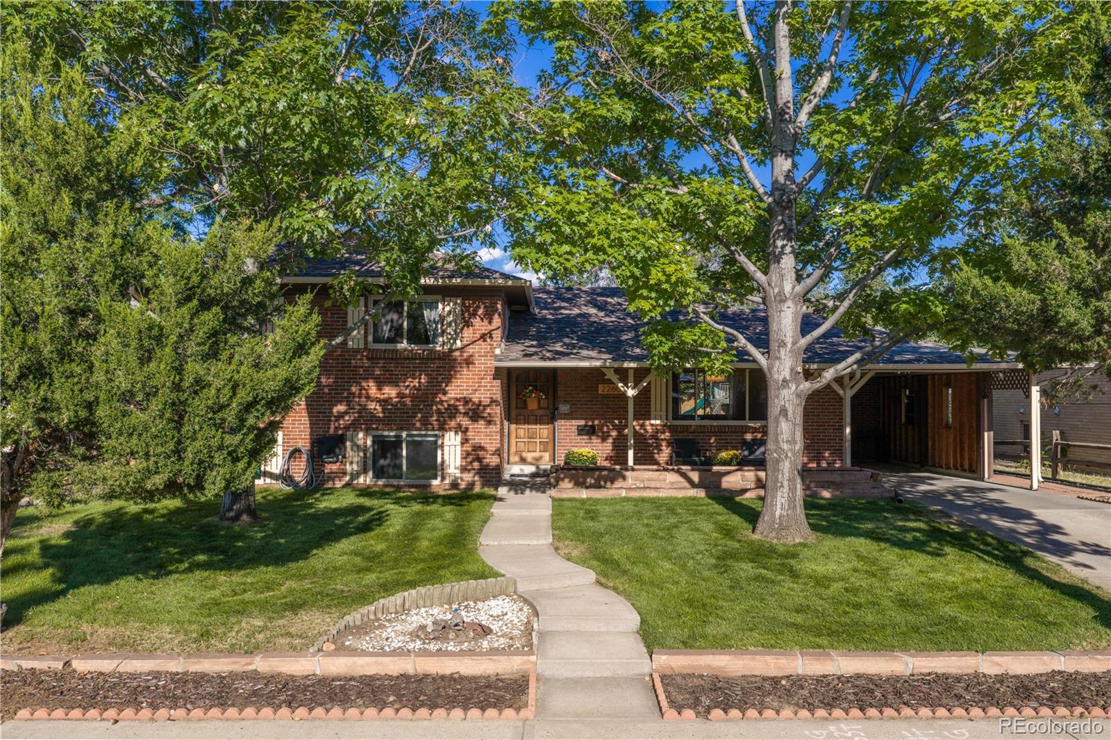 2260 Nome St, Aurora, CO 80010