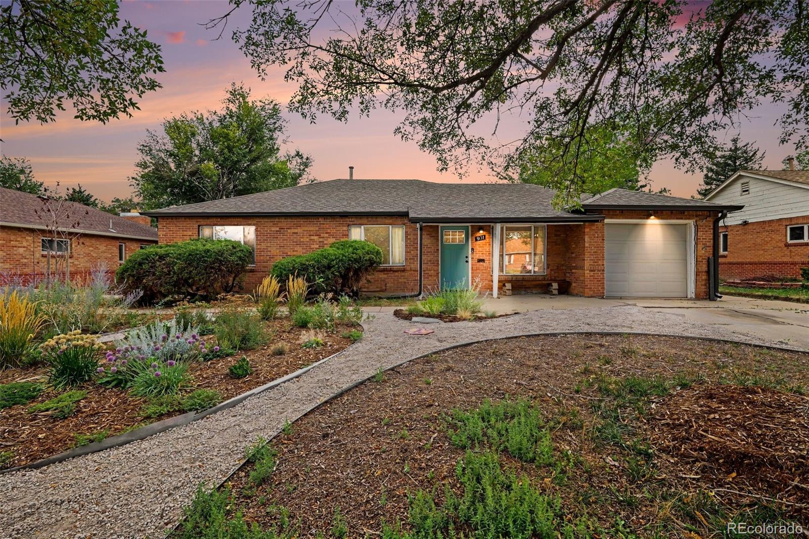 931 Tucson St, Aurora, CO 80011