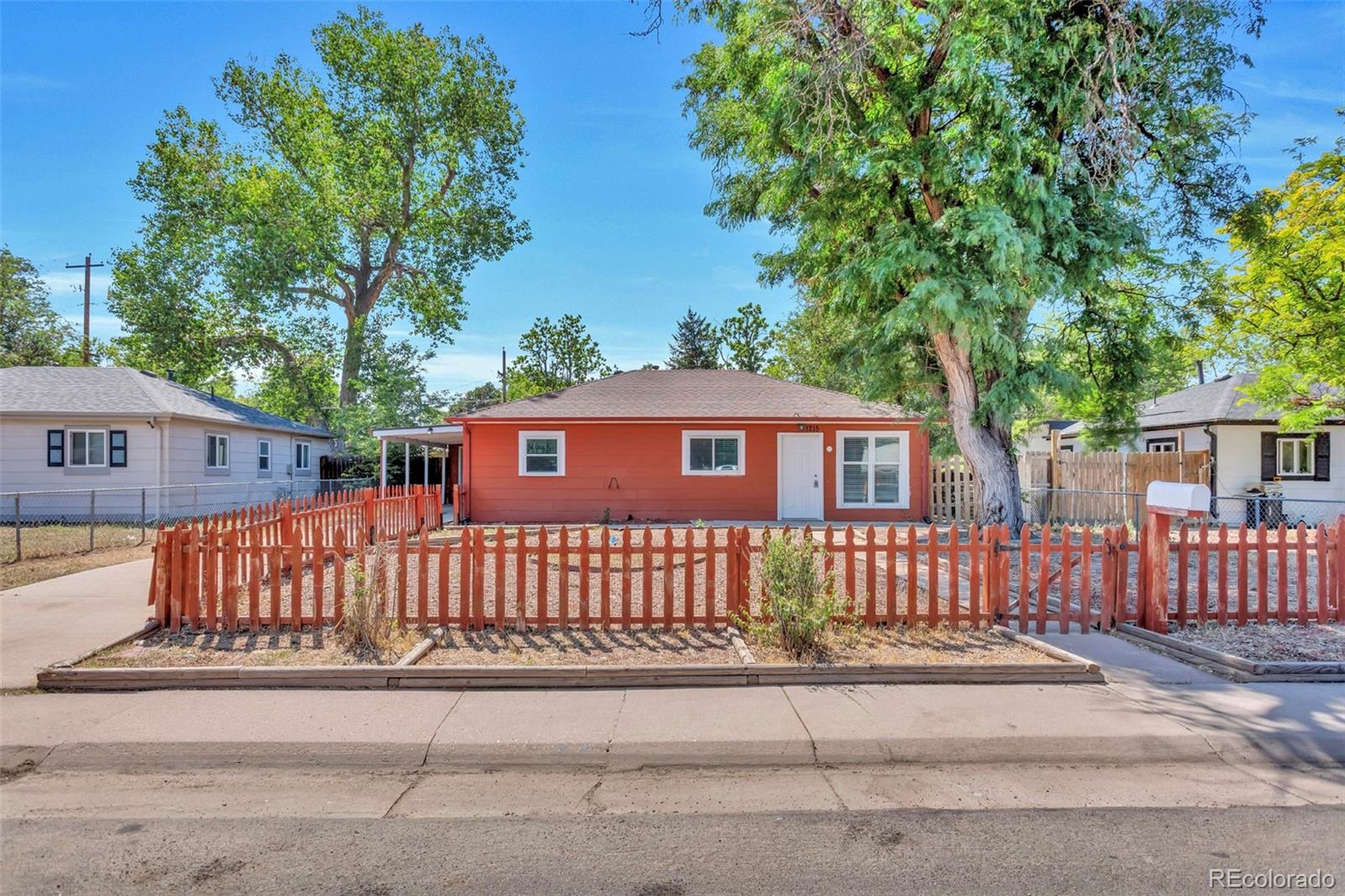 1215 Yuba St, Aurora, CO 80011