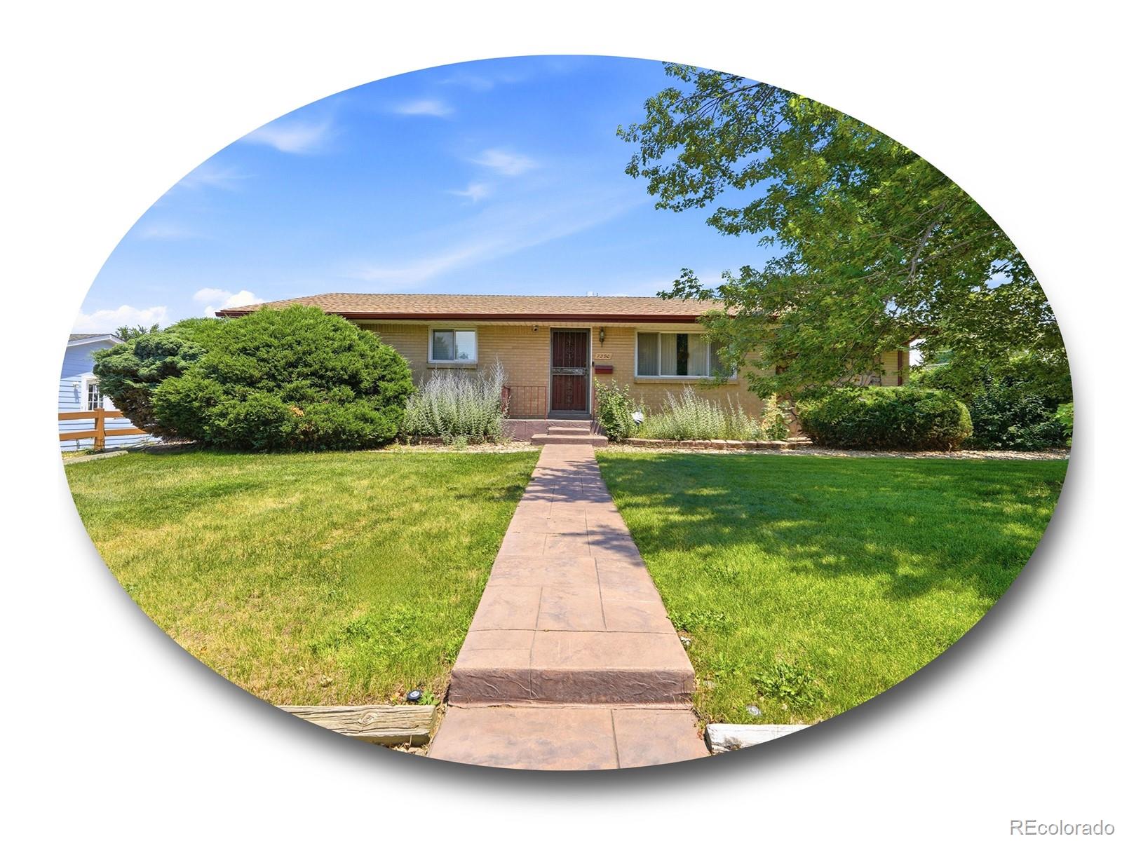 7290 S Penrose Ct, Centennial, CO 80122