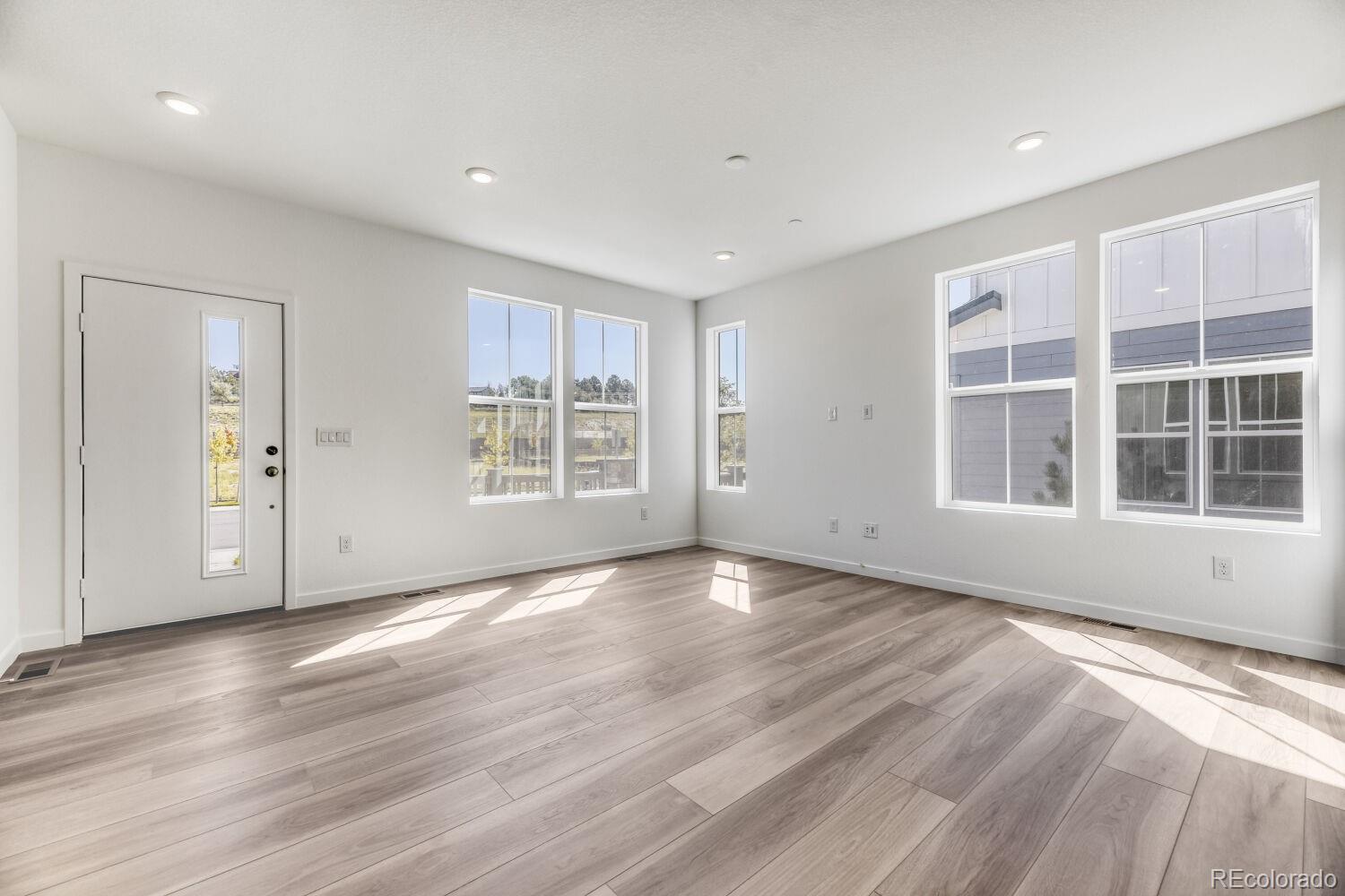 7659 S Mobile Way, Centennial, CO 80016