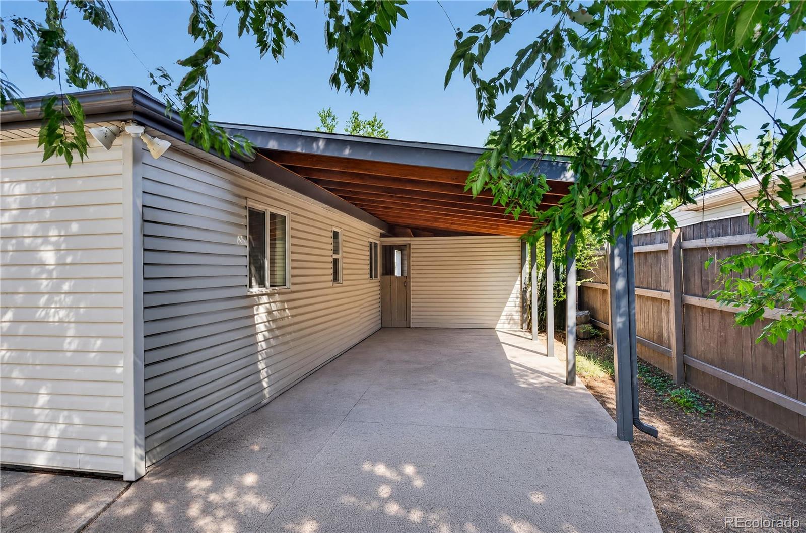 1160 Vaughn St, Aurora, CO 80011