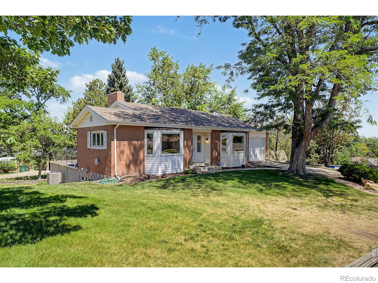 2555 Queen St, Lakewood, CO 80215