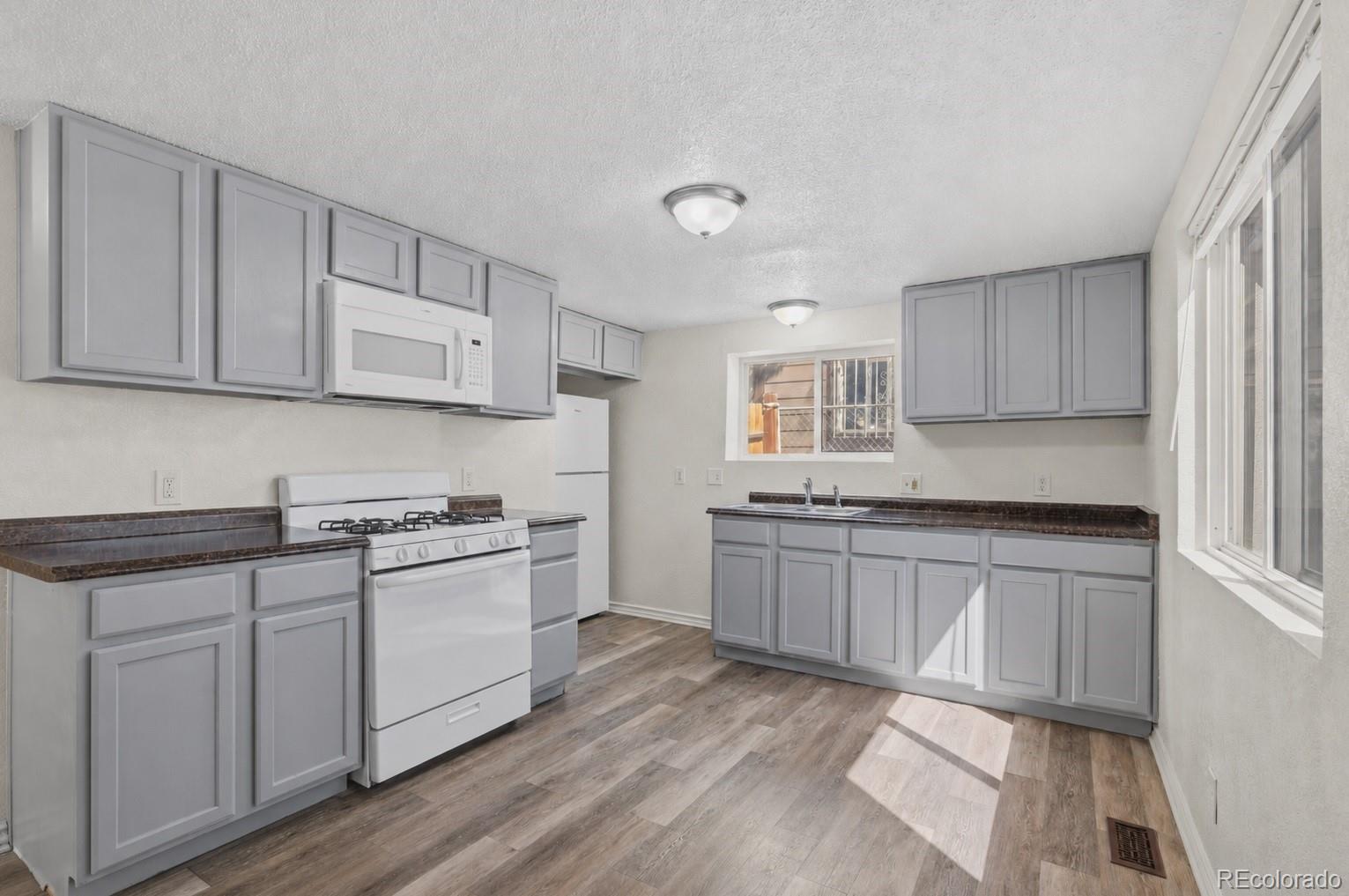 564 S Stuart St, Denver, CO 80219