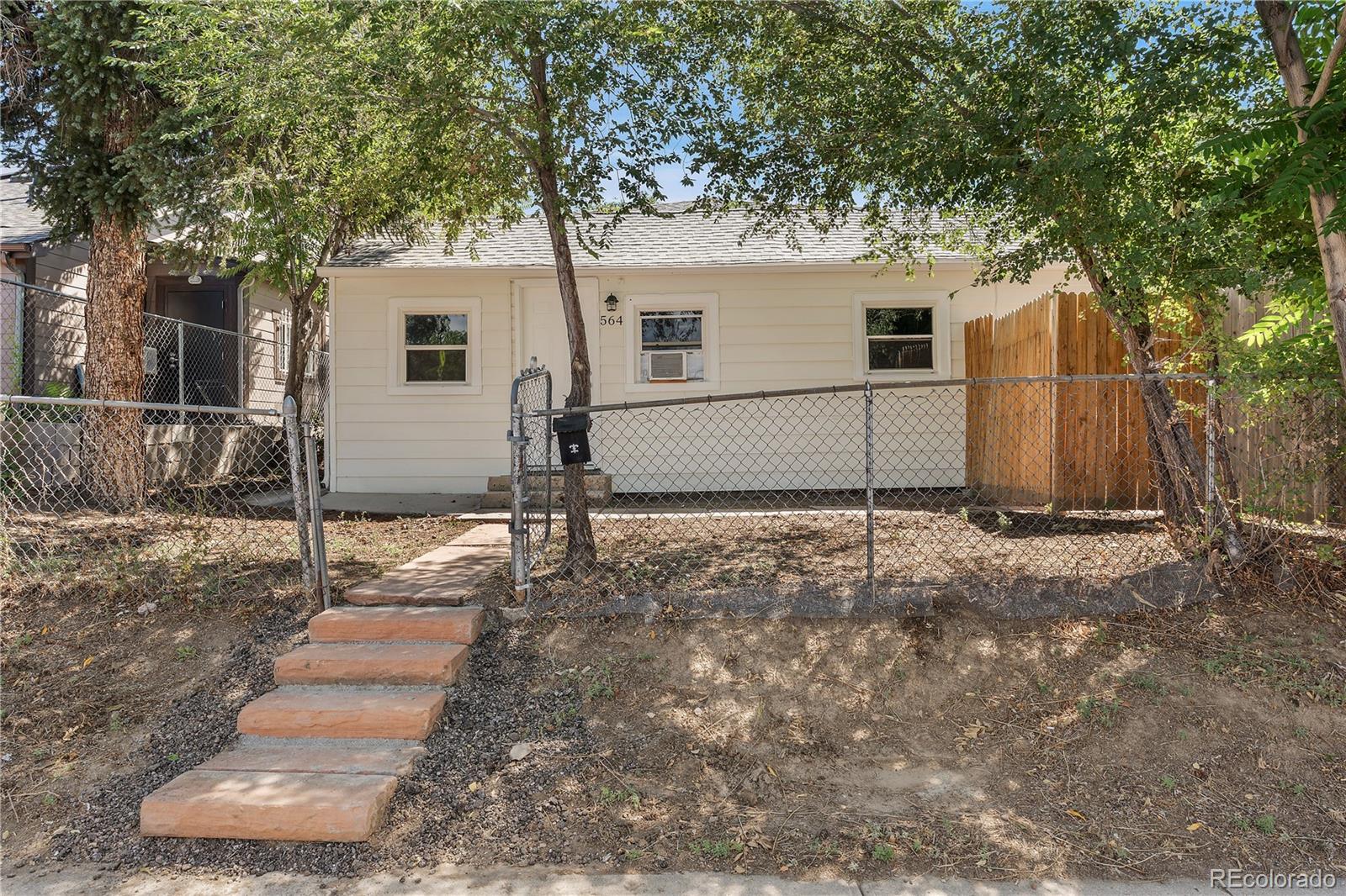 564 S Stuart St, Denver, CO 80219