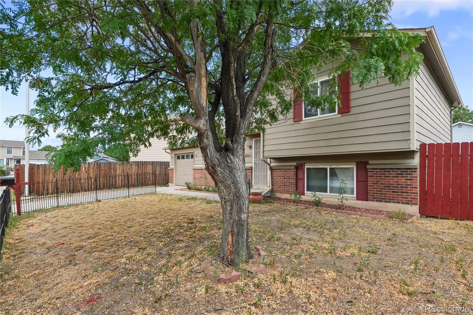 2045 Grosbear Ln, Colorado Springs, CO 80916