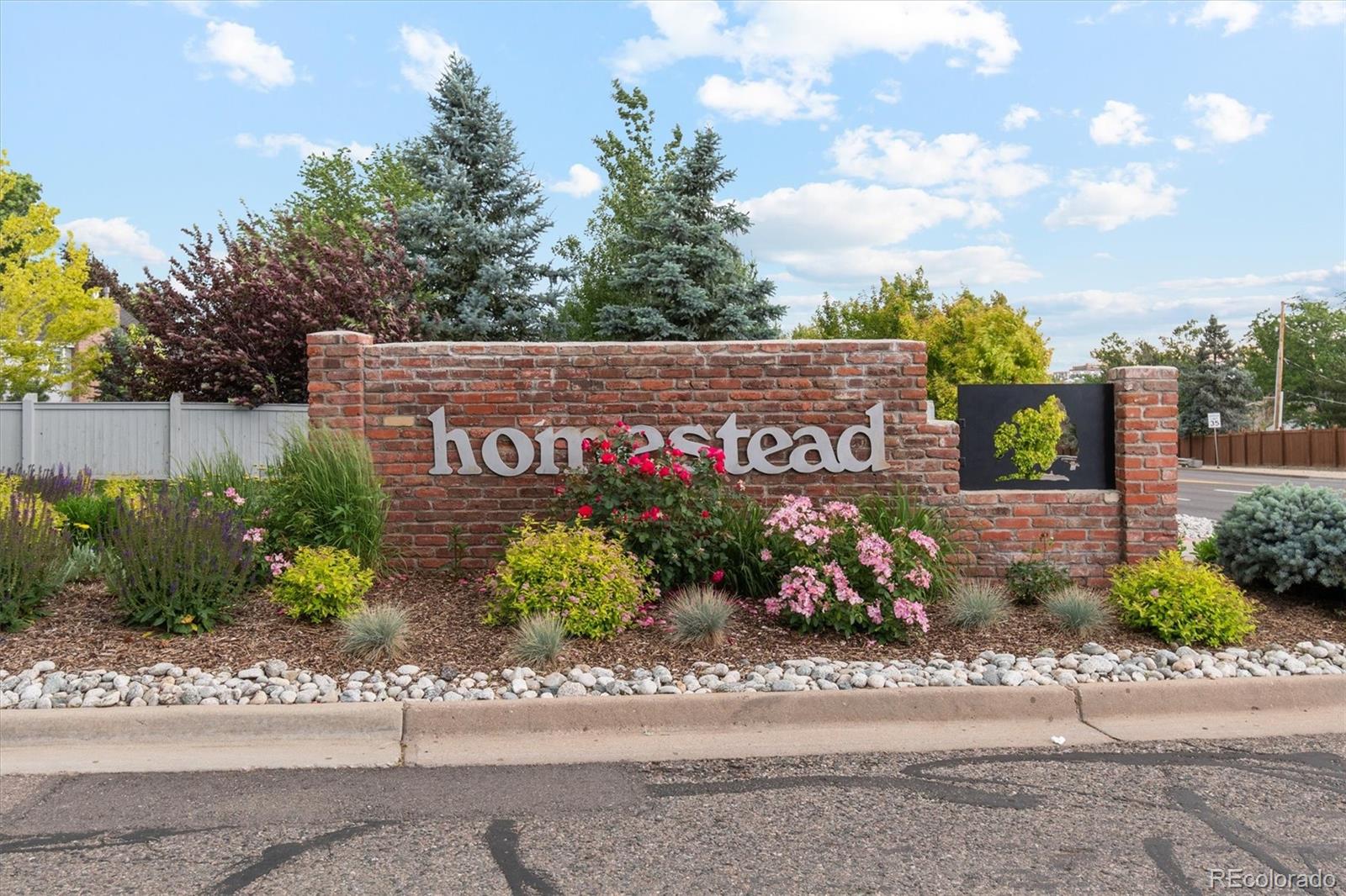 7101 S Poplar Ct, Centennial, CO 80112