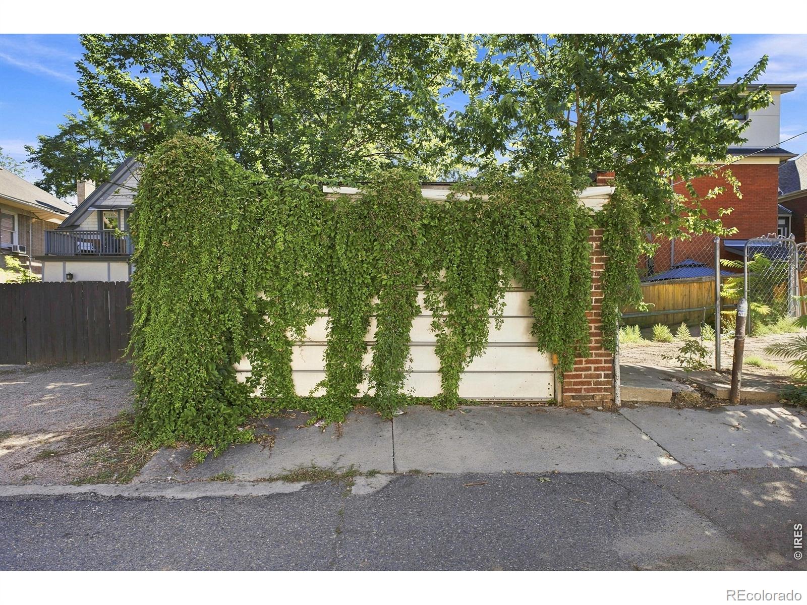 1445 Saint Paul St, Denver, CO 80206