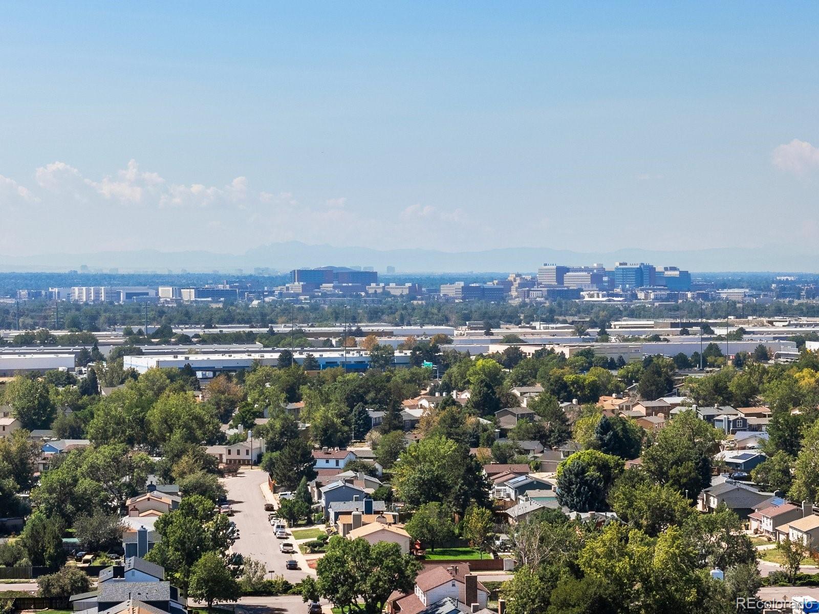 15090 Bolling Dr, Denver, CO 80239