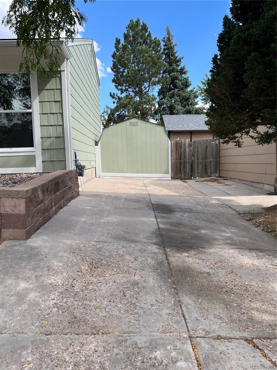 20672 E Batavia Dr, Aurora, CO 80011
