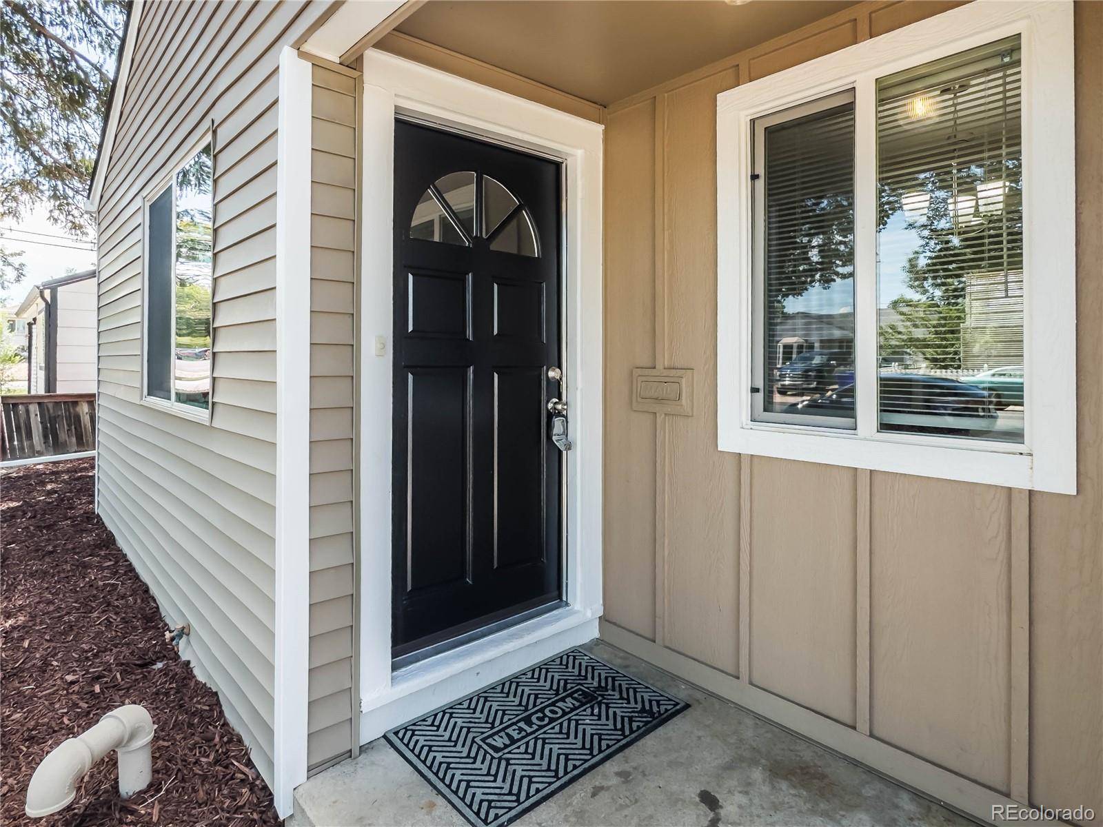 1713 Jamaica St, Aurora, CO 80010