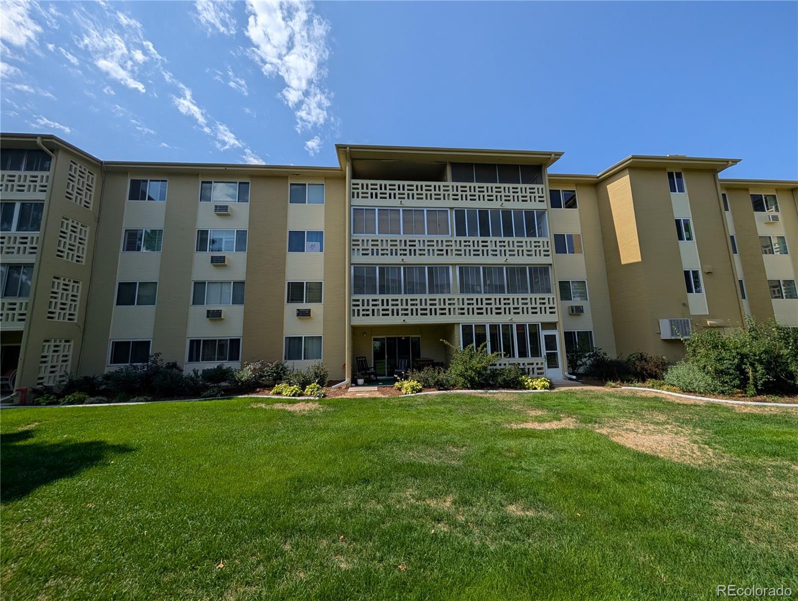 580 S Clinton St #9B, Denver, CO 80247