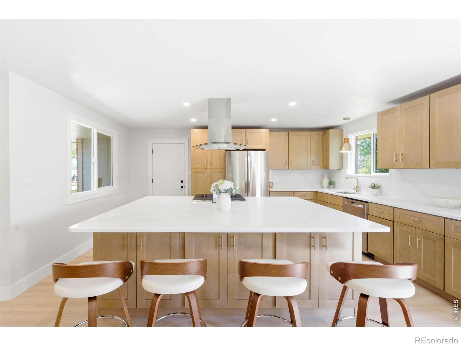 2126 S Yarrow St, Lakewood, CO 80227