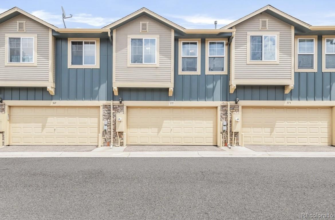 571 S Mobile Pl, Aurora, CO 80017