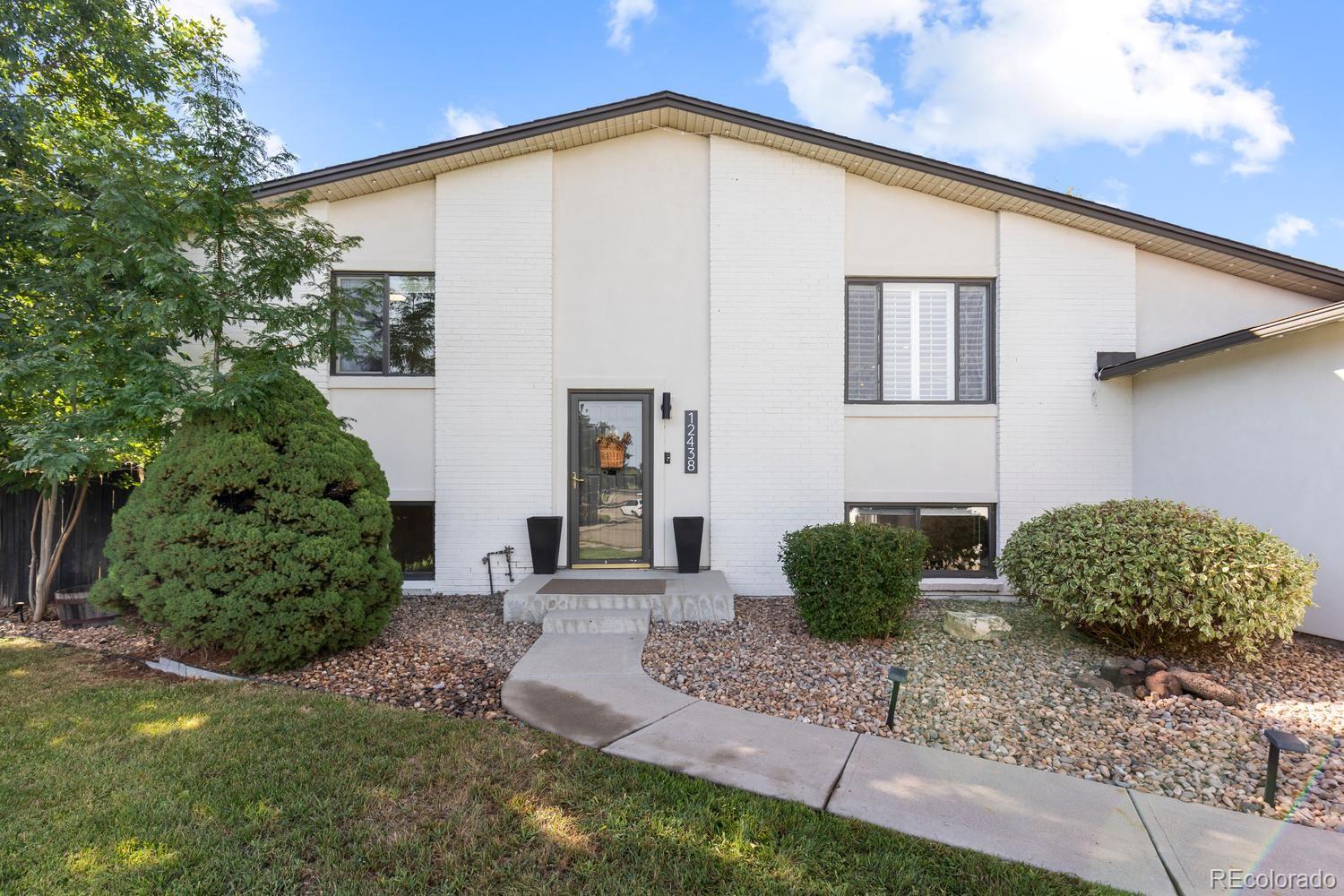 12438 W 70th Pl, Arvada, CO 80004