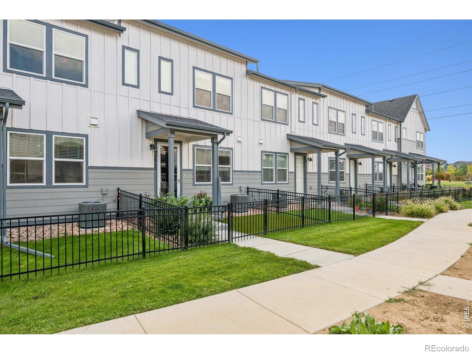 2865 Bear Springs Cir, Longmont, CO 80503