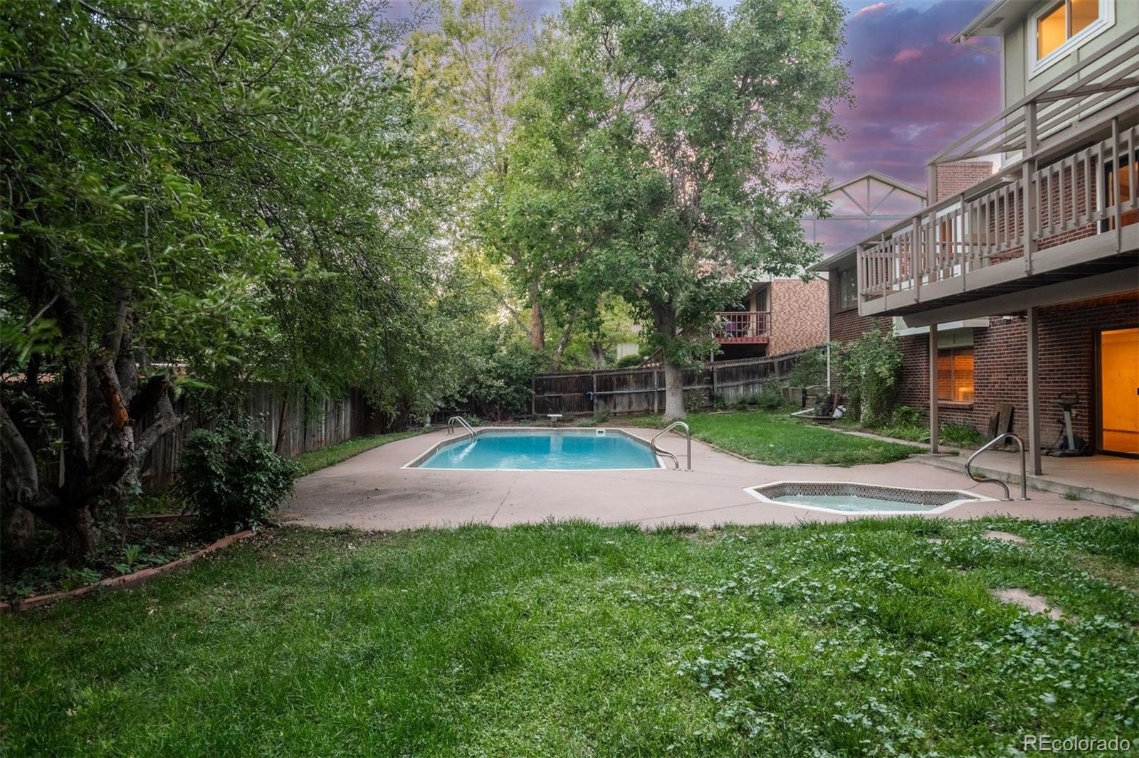 10562 E Maplewood Dr, Englewood, CO 80111