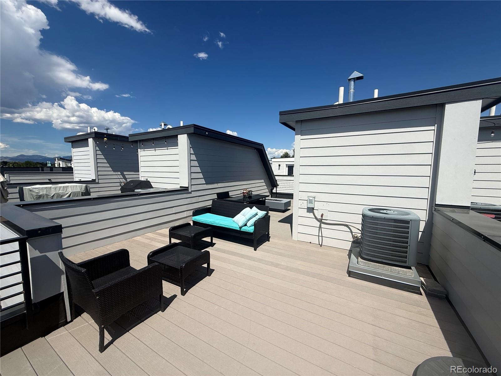1284 Stuart St, Denver, CO 80204