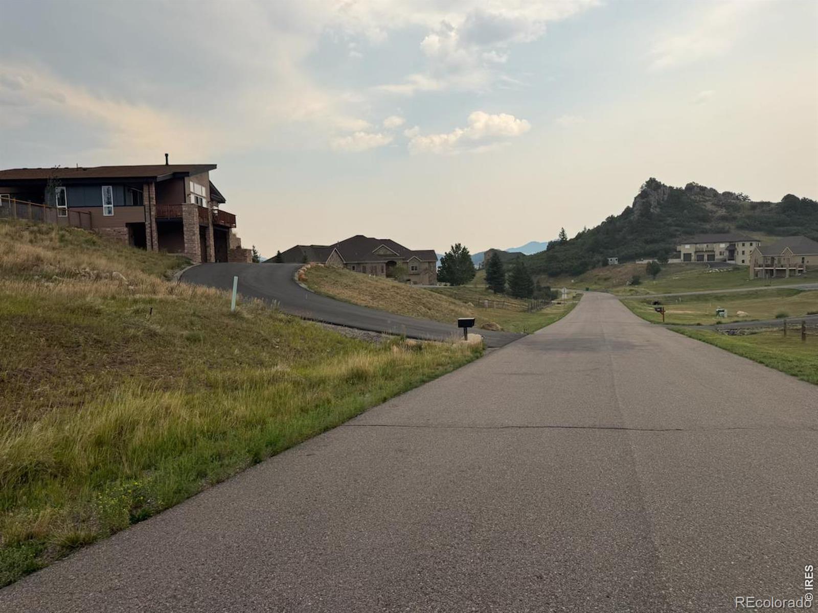 5741 Country Club Dr, Larkspur, CO 80118