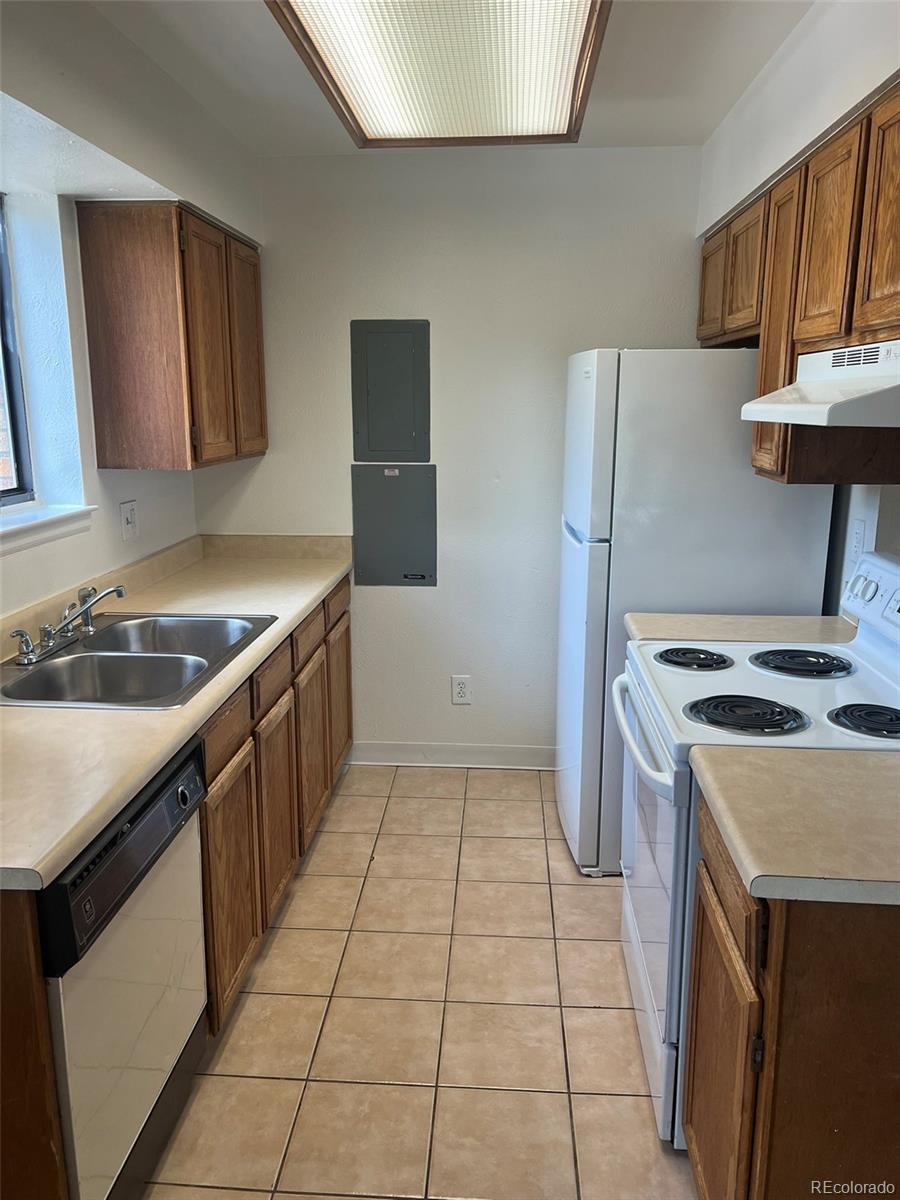 14802 E Kentucky Dr #827, Aurora, CO 80012