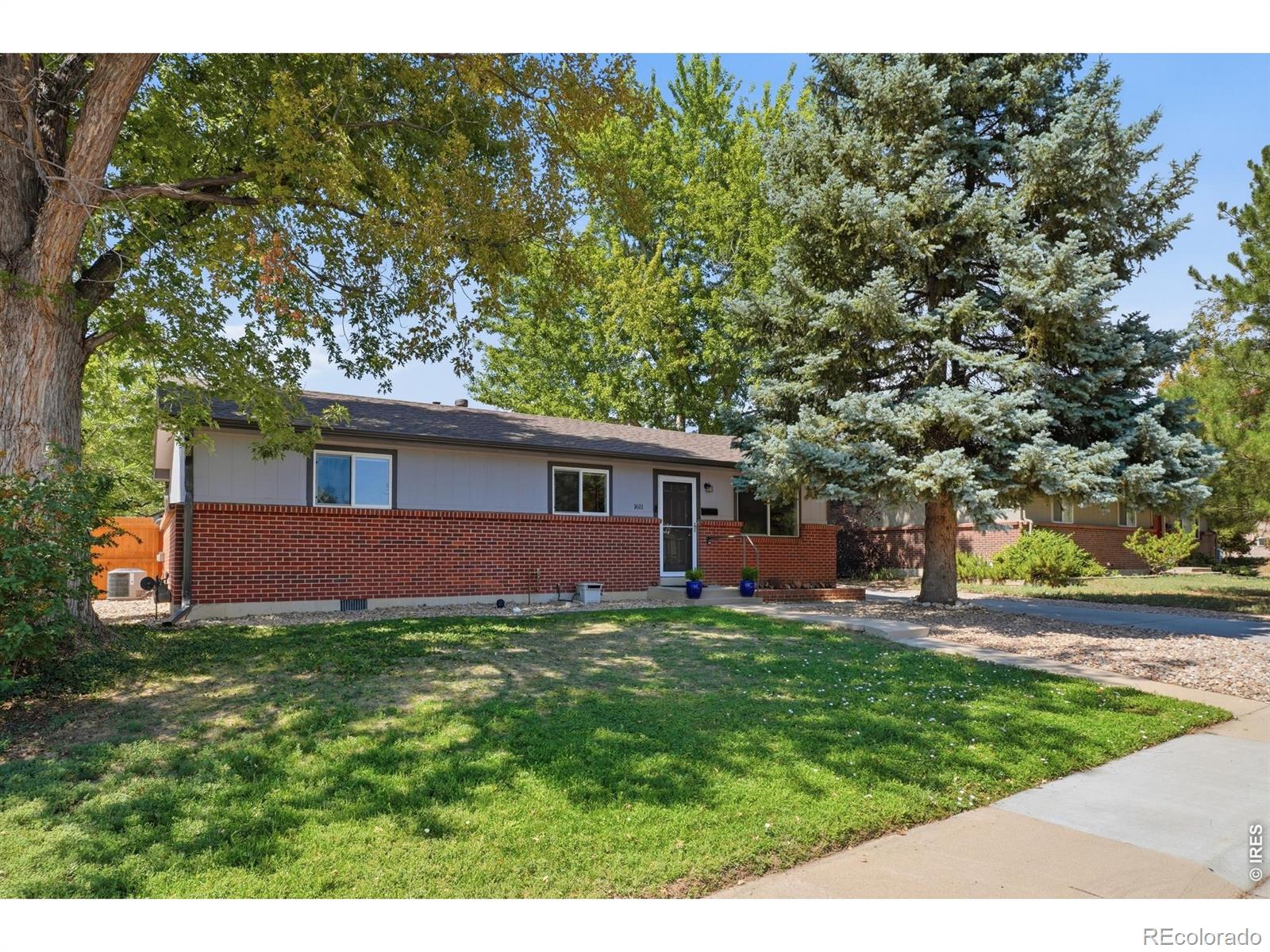 1611 Sunset Dr, Louisville, CO 80027