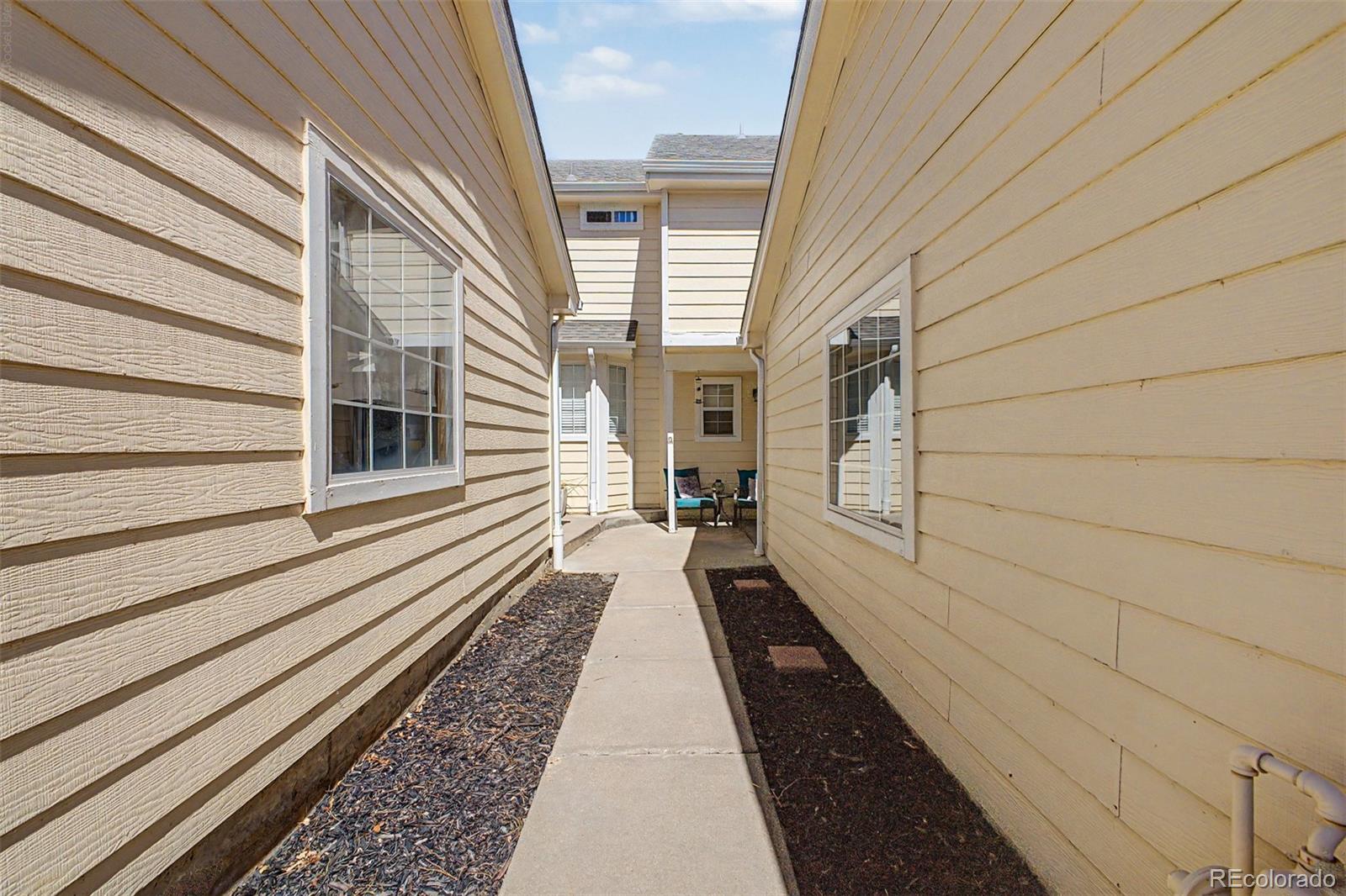 8350 S Upham Way, Littleton, CO 80128