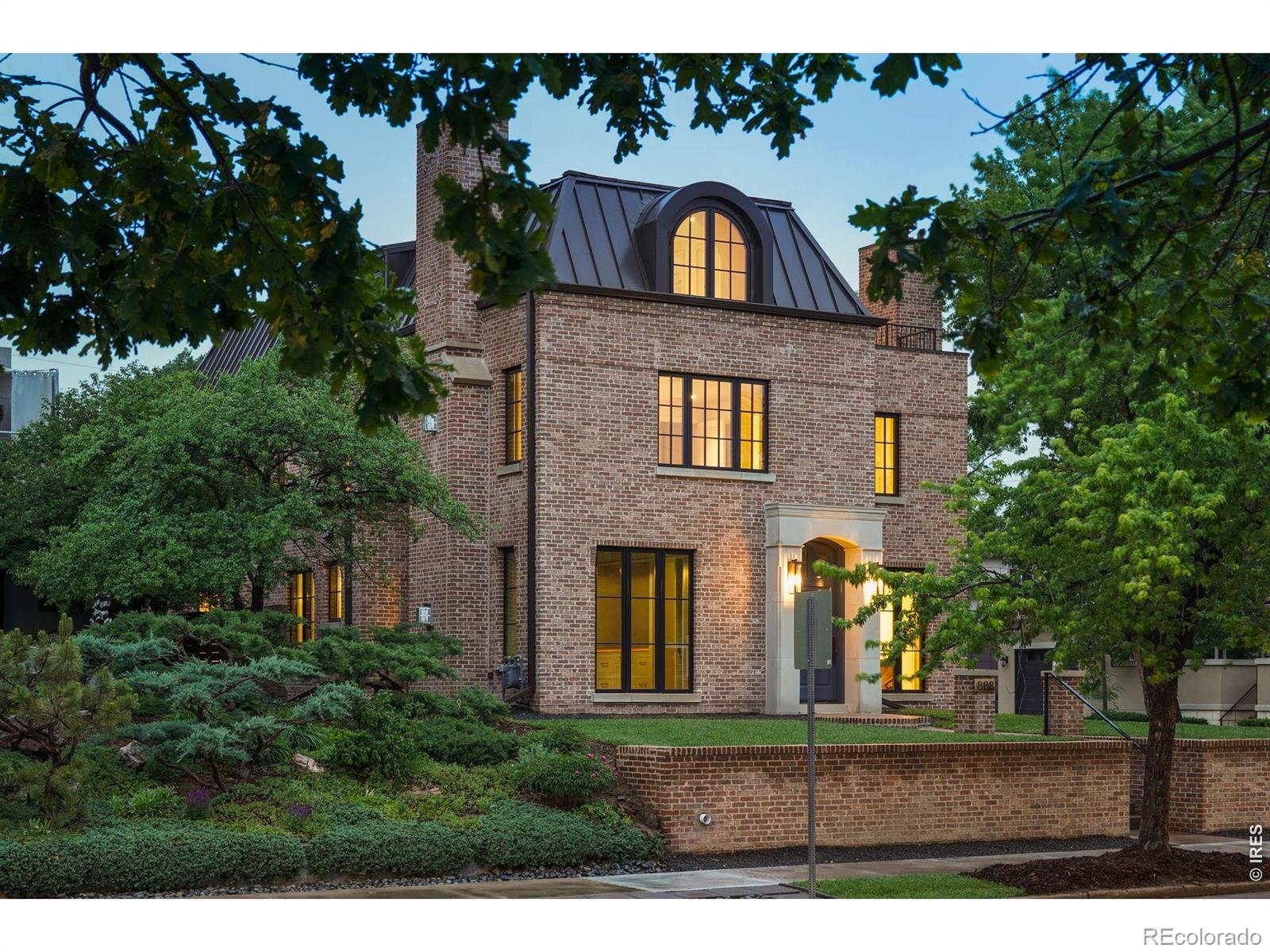 888 S Franklin St, Denver, CO 80209