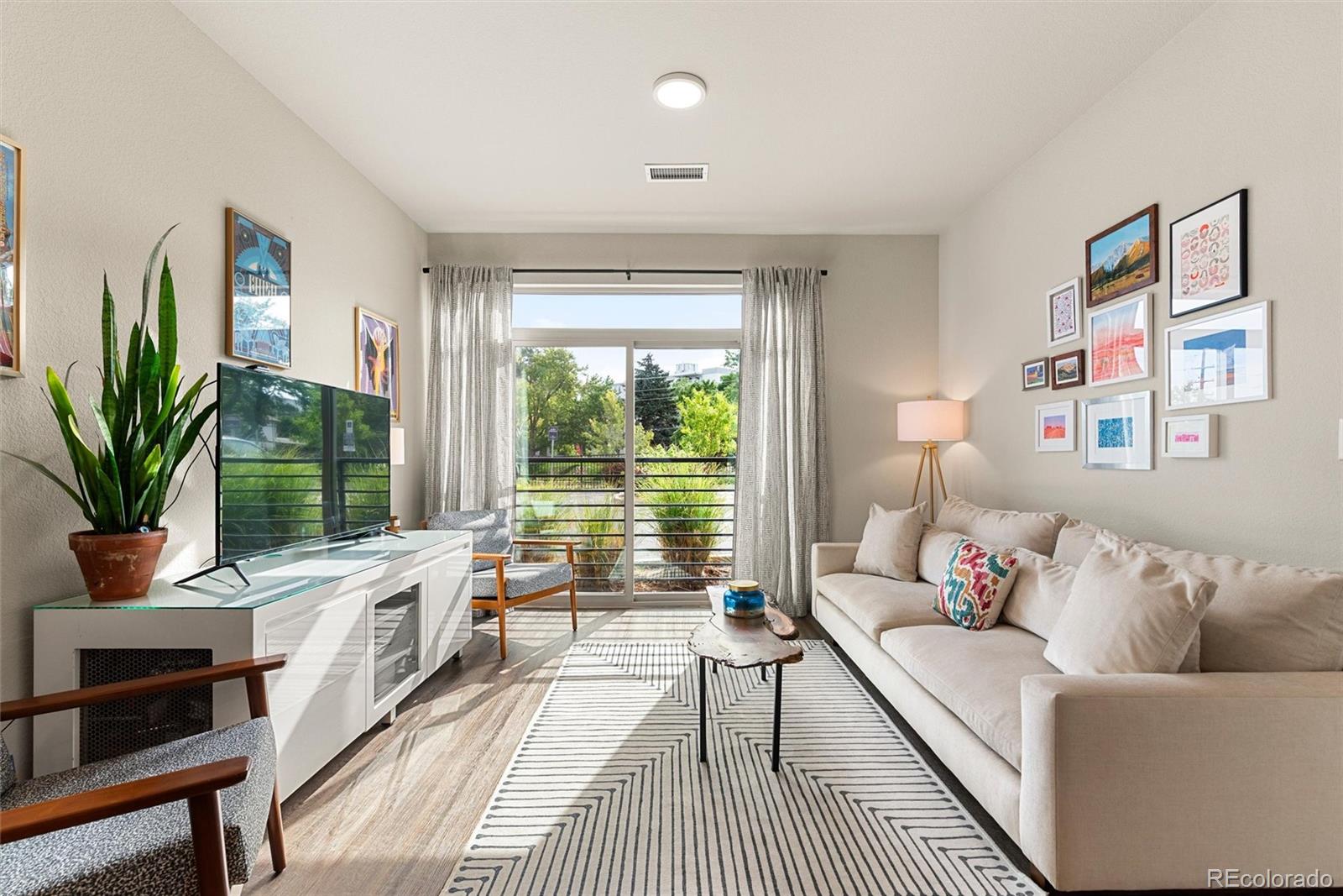 155 S Monaco Street Pw #102, Denver, CO 80224