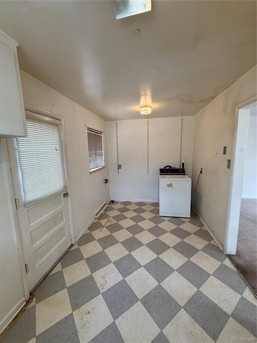 5209 E Thrill Pl, Denver, CO 80207
