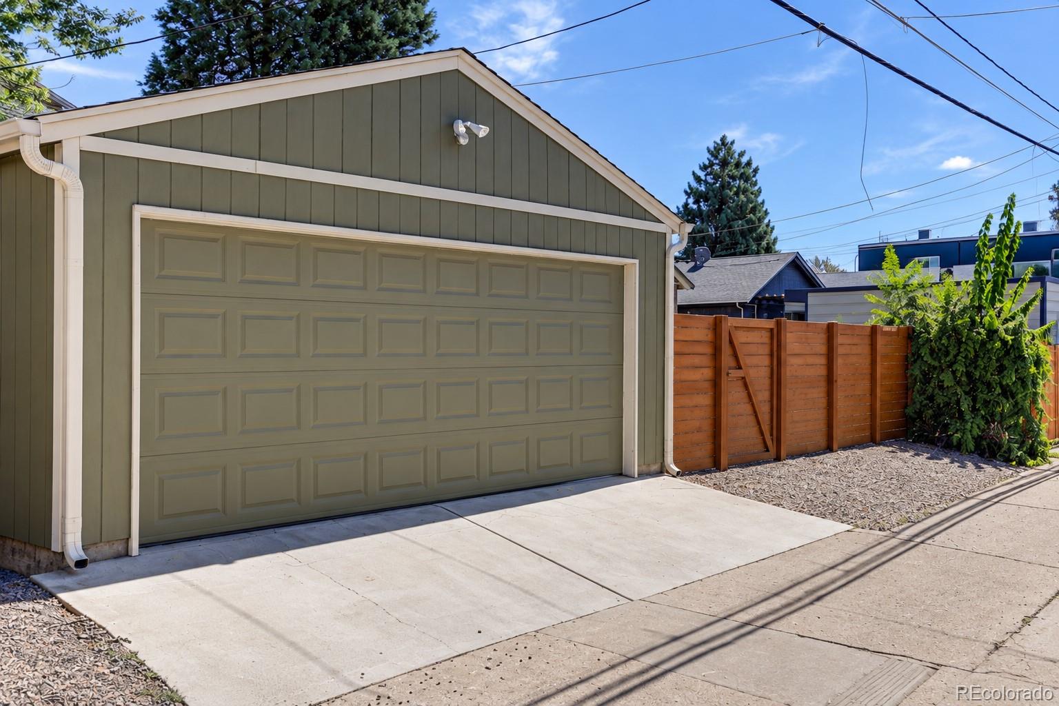 3323 N Steele St, Denver, CO 80205