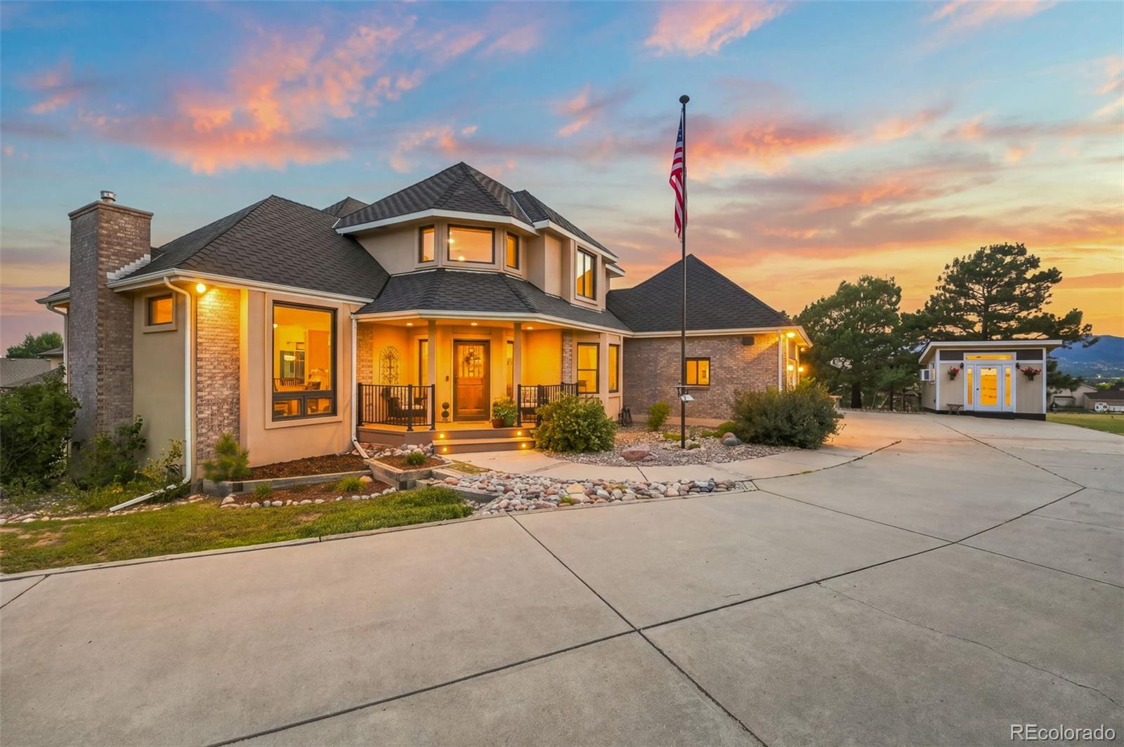 945 Caribou Dr, Monument, CO 80132