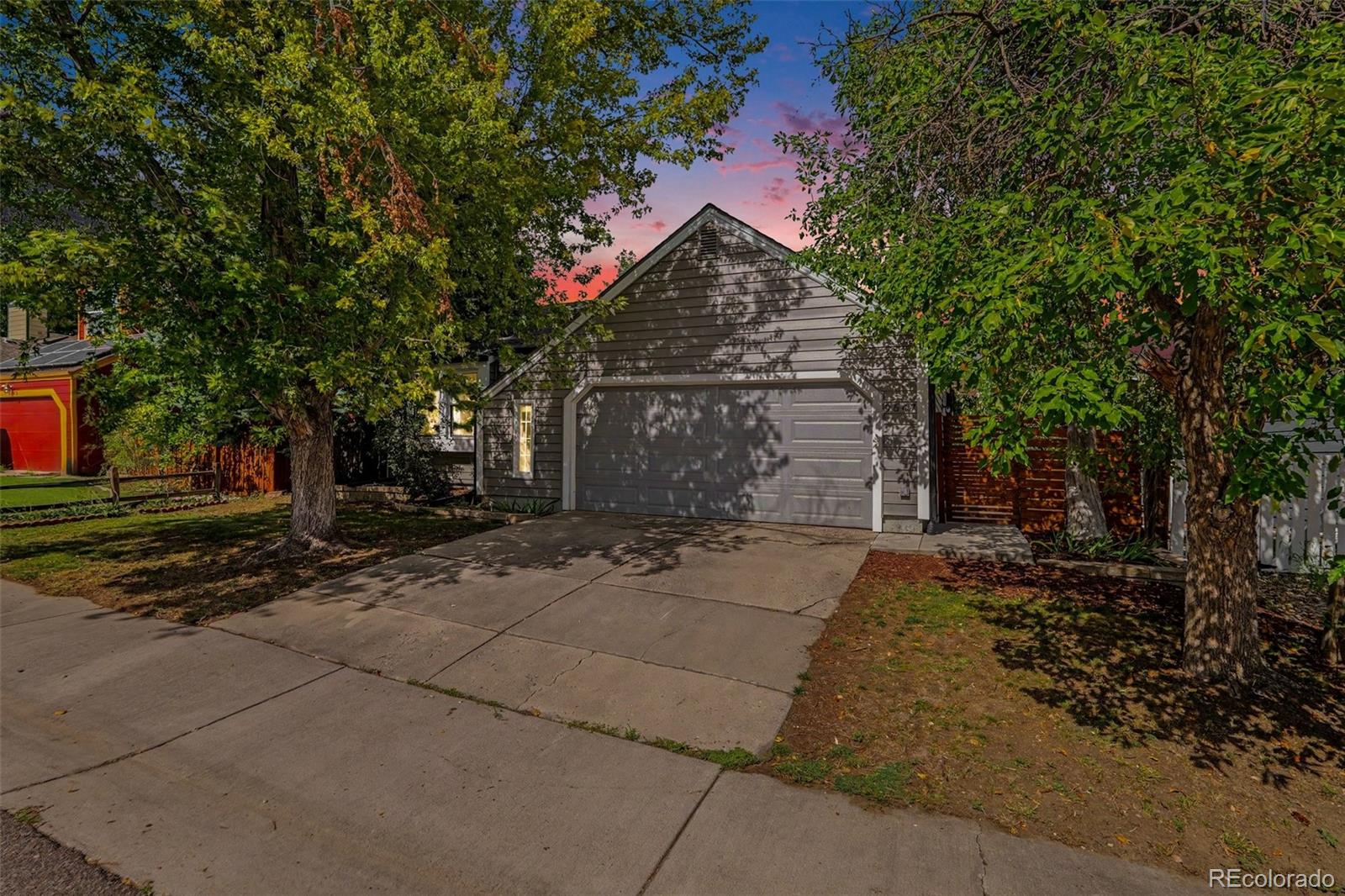 9647 W Elmhurst Pl, Littleton, CO 80128