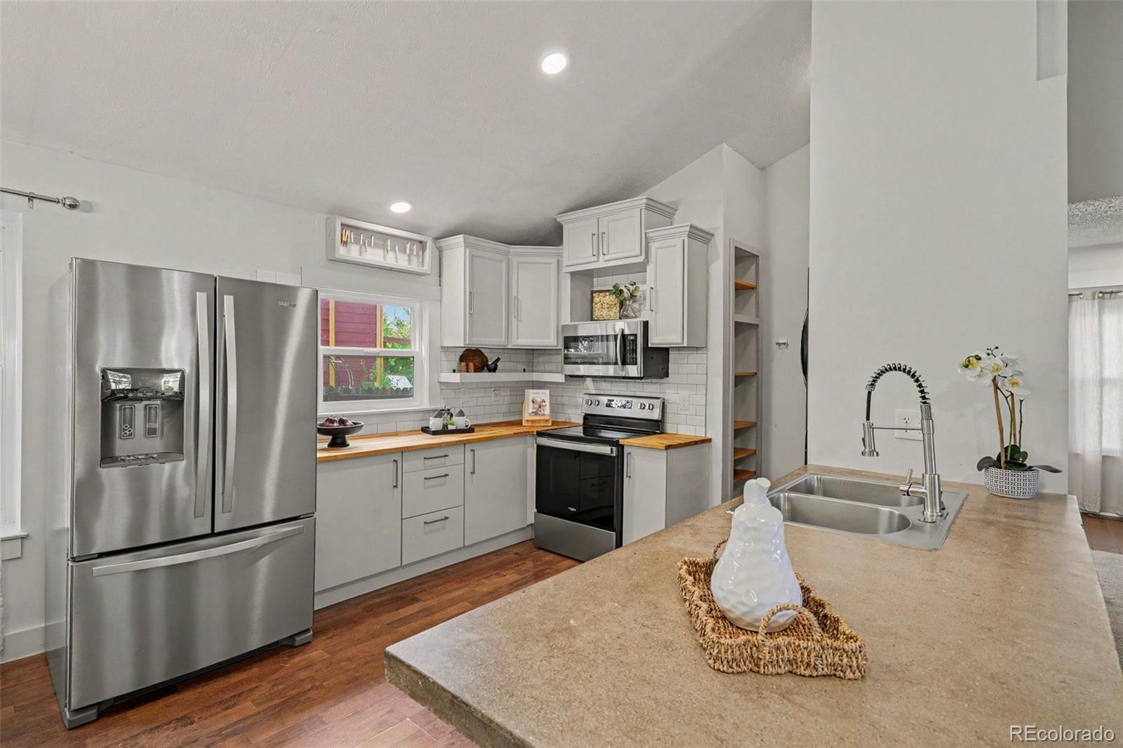 9647 W Elmhurst Pl, Littleton, CO 80128