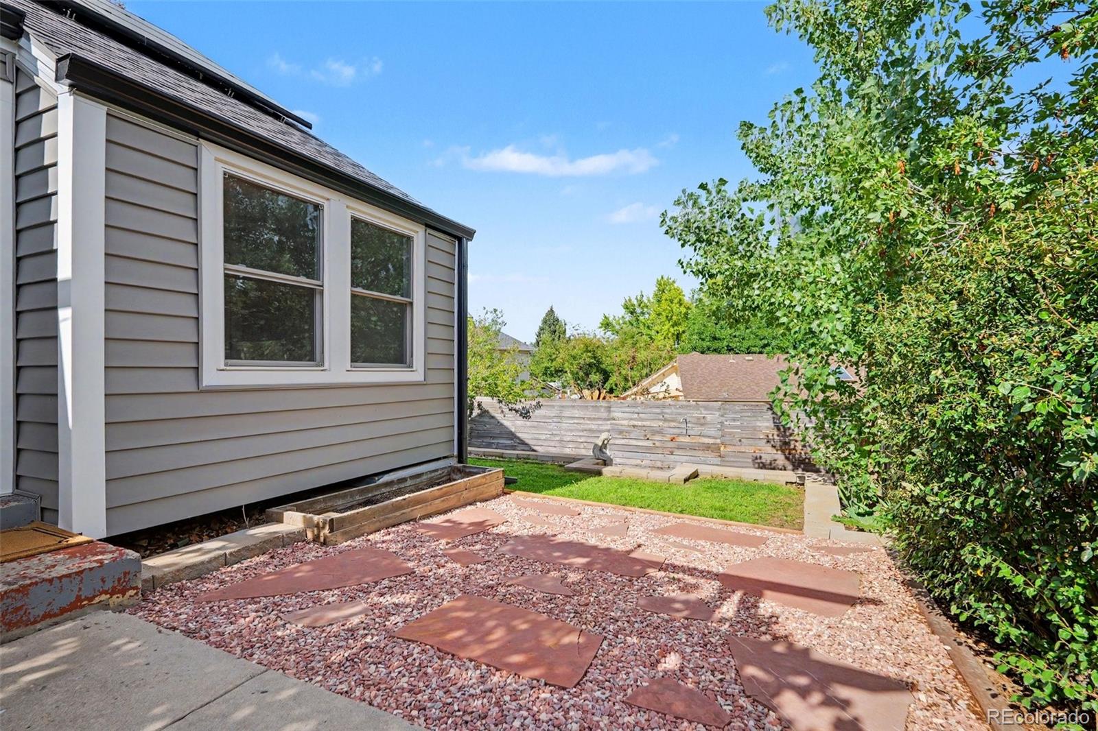 9647 W Elmhurst Pl, Littleton, CO 80128
