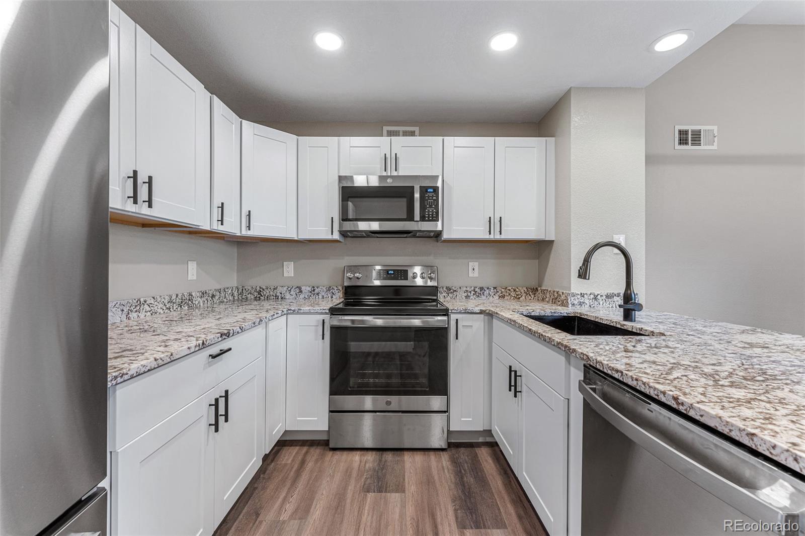 6001 S Yosemite St #E204, Greenwood Village, CO 80111